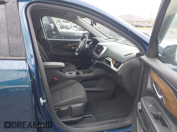 ✅ 2020 GMC Terrain SLE • VIN: 3GKALTEV4LL337087 • Lot: 42944297. Wystawiony na IAAI z przebiegiem 45 544 mil. Bezpłatny archiwum sprzedaży aukcyjnych z USA i szczegółowy raport historii pojazdu na DreamBid. Zdjęcie 5.
