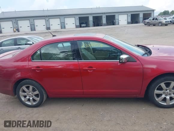 ✅ 2011 Mercury Milan Premier • VIN: 3MEHM0JG2BR601446 • Lot: 43022571. Listed on IAAI with 66,046 mi. Free auction sales archive from the USA and detailed vehicle history report at DreamBid. Image 14.