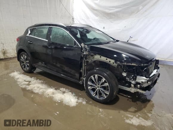 ✅ 2018 Infiniti QX30 Luxury • VIN: SJKCH5CR2JA002144 • Lot: 85443394. Listed on Copart with 54,327 mi. Free auction sales archive from the USA and detailed vehicle history report at DreamBid. Image 4.