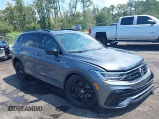 ✅ 2024 Volkswagen Tiguan SE R-Line Black • VIN: 3VVCB7AX2RM212440 • Lot: 43047174. Wystawiony na IAAI z przebiegiem Nie podano. Bezpłatny archiwum sprzedaży aukcyjnych z USA i szczegółowy raport historii pojazdu na DreamBid. Zdjęcie 1.