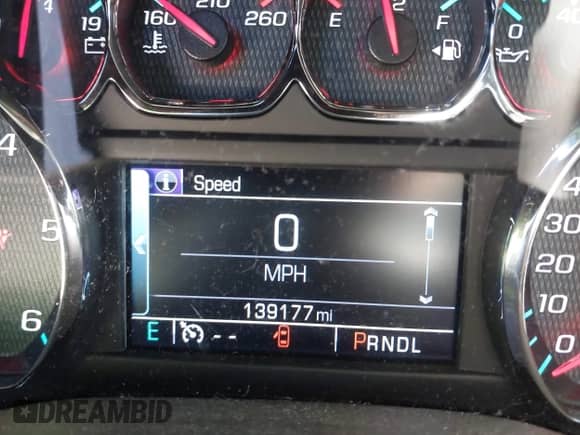 2017 Chevrolet Silverado 1500 LT z VIN 1GCVKREC8HZ178267, wystawiony jako IAAI lot #43403931 z przebiegiem 139 177 mil mil oraz . Historia ofert i sprzedaży dostępna na DreamBid. Obrazek 15.