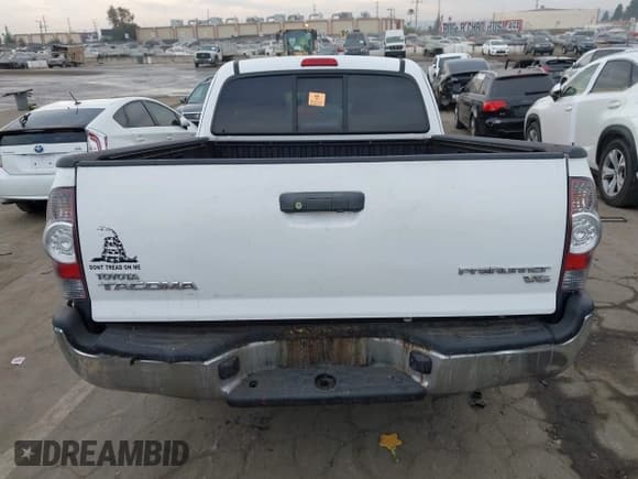 ✅ 2012 Toyota Tacoma • VIN: 5TFTX4CN7CX015176 • Lot: 43666362. Listed on IAAI with 142,894 mi. Free auction sales archive from the USA and detailed vehicle history report at DreamBid. Image 16.