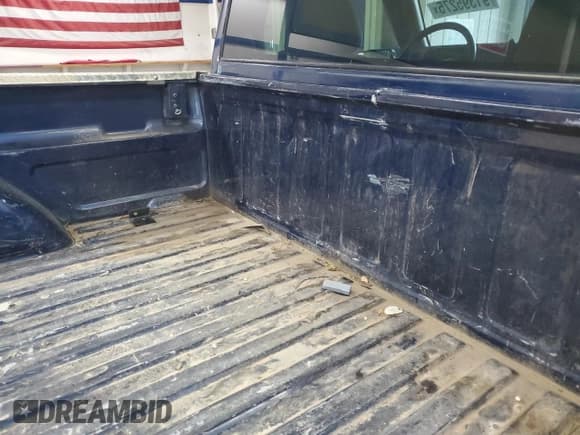 ✅ 1996 Chevrolet Silverado 1500 • VIN: 1GCEK14R4TZ137294 • Lot: 91395275. Wystawiony na Copart z przebiegiem 178 335 mil. Bezpłatny archiwum sprzedaży aukcyjnych z USA i szczegółowy raport historii pojazdu na DreamBid. Zdjęcie 10.