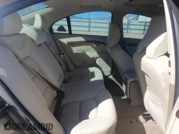 ✅ 2008 Volvo S80 3.2L • VIN: YV1AS982881051898 • Лот: 87209935. Опубликован ранее на Copart с пробегом 204 457 миль. Бесплатный доступ к архиву аукционных продаж из США и подробный отчёт об истории автомобиля на DreamBid. Изображение 10.