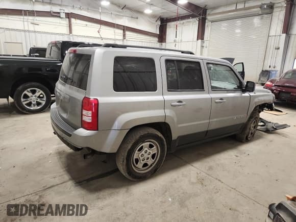 ✅ 2015 Jeep Patriot Sport • VIN: 1C4NJPBB9FD211208 • Lot: 91301875. Listed on Copart with 135,809 mi. Free auction sales archive from the USA and detailed vehicle history report at DreamBid. Image 3.