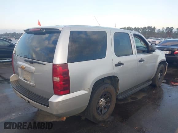 ✅ 2012 Chevrolet Tahoe Commercial • VIN: 1GNLC2E08CR180196 • Lot: 43789377. Wystawiony na IAAI z przebiegiem 167 416 mil. Bezpłatny archiwum sprzedaży aukcyjnych z USA i szczegółowy raport historii pojazdu na DreamBid. Zdjęcie 4.