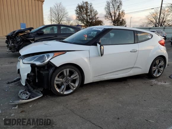 ✅ 2015 Hyundai Veloster • VIN: KMHTC6AD6FU237811 • Lot: 83592974. Listed on Copart with 122,604 mi. Free auction sales archive from the USA and detailed vehicle history report at DreamBid. Image 1.