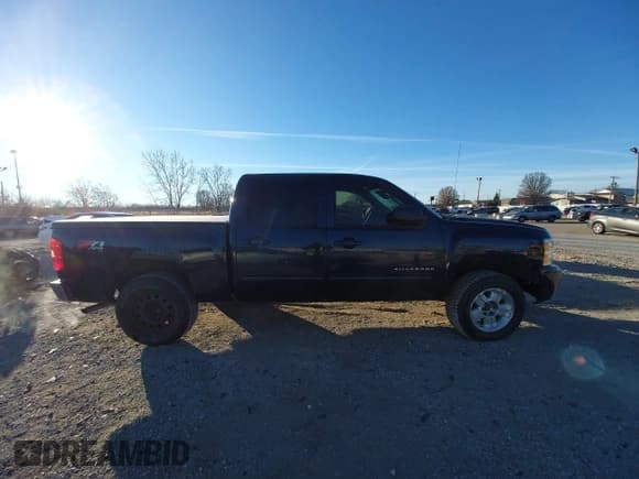 ✅ 2011 Chevrolet Silverado 1500 LTZ • VIN: 1GCPKTE33BF216129 • Lot: 43807322. Wystawiony na IAAI z przebiegiem 236 925 mil. Bezpłatny archiwum sprzedaży aukcyjnych z USA i szczegółowy raport historii pojazdu na DreamBid. Zdjęcie 13.