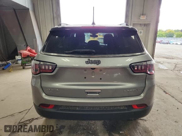 ✅ 2020 Jeep Compass Limited • VIN: 3C4NJDCB6LT137412 • Lot: 72027435. Wystawiony na Copart z przebiegiem 90 261 mil. Bezpłatny archiwum sprzedaży aukcyjnych z USA i szczegółowy raport historii pojazdu na DreamBid. Zdjęcie 6.