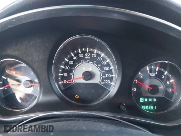 ✅ 2013 Chrysler 200 LX • VIN: 1C3CCBAB5DN670107 • Лот: 43774672. Опубликован ранее на IAAI с пробегом 180 261 миль. Бесплатный доступ к архиву аукционных продаж из США и подробный отчёт об истории автомобиля на DreamBid. Изображение 7.