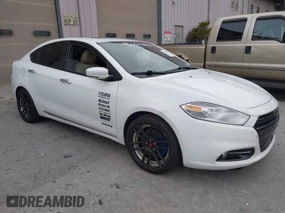 ✅ 2013 Dodge Dart Limited • VIN: 1C3CDFCA2DD326572 • Lot: 43583009. Wystawiony na IAAI z przebiegiem 208 504 mil. Bezpłatny archiwum sprzedaży aukcyjnych z USA i szczegółowy raport historii pojazdu na DreamBid. Zdjęcie 1.
