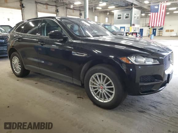 ✅ 2017 Jaguar F-Pace 35t • VIN: SADCS2BV9HA496809 • Lot: 80358065. Wystawiony na Copart z przebiegiem 110 565 mil. Bezpłatny archiwum sprzedaży aukcyjnych z USA i szczegółowy raport historii pojazdu na DreamBid. Zdjęcie 4.