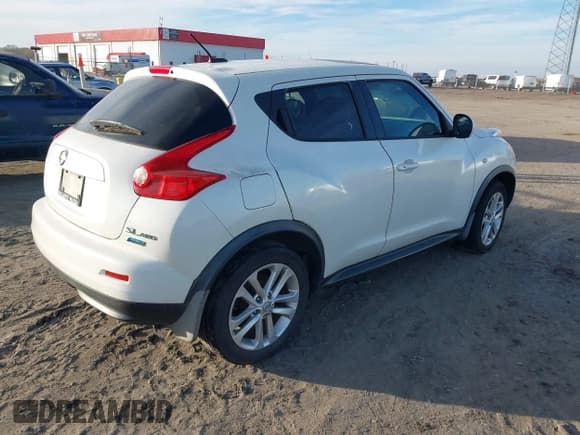✅ 2013 Nissan Juke SL • VIN: JN8AF5MV5DT218840 • Lot: 43812532. Wystawiony na IAAI z przebiegiem 160 934 mil. Bezpłatny archiwum sprzedaży aukcyjnych z USA i szczegółowy raport historii pojazdu na DreamBid. Zdjęcie 4.