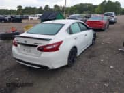 ✅ 2018 Nissan Altima S • VIN: 1N4AL3AP5JC288970 • Lot: 43196302. Wystawiony na IAAI z przebiegiem 98 997 mil. Bezpłatny archiwum sprzedaży aukcyjnych z USA i szczegółowy raport historii pojazdu na DreamBid. Zdjęcie 4.