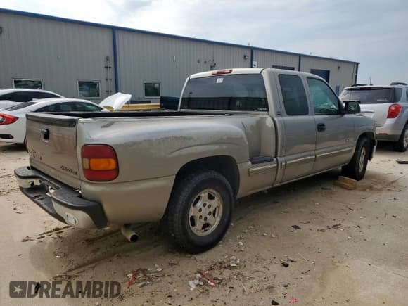✅ 2000 Chevrolet Silverado 1500 LT • VIN: 1GCEC19T9YZ295347 • Lot: 55779305. Wystawiony na Copart z przebiegiem 327 352 mil. Bezpłatny archiwum sprzedaży aukcyjnych z USA i szczegółowy raport historii pojazdu na DreamBid. Zdjęcie 3.