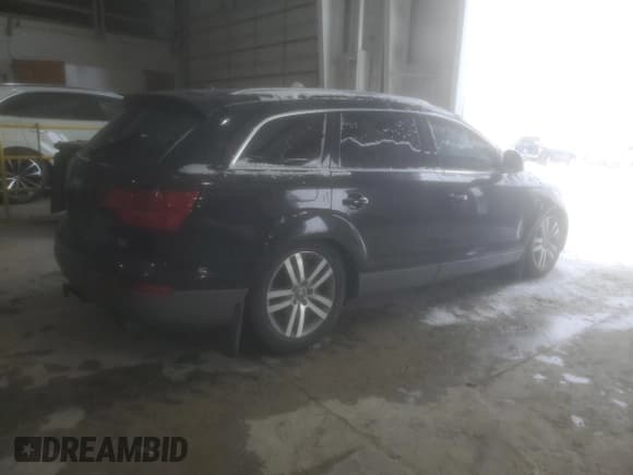 ✅ 2008 Audi Q7 Premium • VIN: WA1BV74L38D018627 • Лот: 45811705. Опубликован ранее на Copart с пробегом 219 233 миль. Бесплатный доступ к архиву аукционных продаж из США и подробный отчёт об истории автомобиля на DreamBid. Изображение 3.