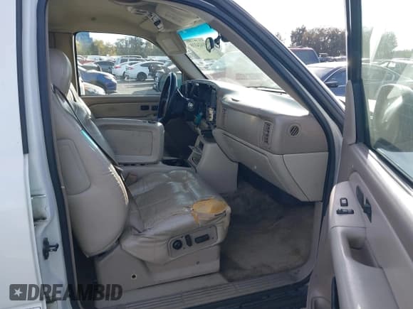 ✅ 2001 Chevrolet Suburban LS • VIN: 3GNEC16T31G213677 • Лот: 41424335. Опубликован ранее на IAAI с пробегом 255 425 миль. Бесплатный доступ к архиву аукционных продаж из США и подробный отчёт об истории автомобиля на DreamBid. Изображение 5.