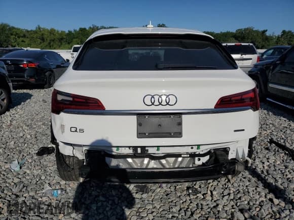✅ 2022 Audi Q5 Sportback S line Premium Plus • VIN: WA15AAFY2N2085256 • Lot: 52524905. Listed on Copart with 48,433 mi. Free auction sales archive from the USA and detailed vehicle history report at DreamBid. Image 6.