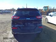 ✅ 2016 Jeep Cherokee Limited • VIN: 1C4PJMDB0GW151409 • Lot: 43711984. Wystawiony na IAAI z przebiegiem 227 545 mil. Bezpłatny archiwum sprzedaży aukcyjnych z USA i szczegółowy raport historii pojazdu na DreamBid. Zdjęcie 17.