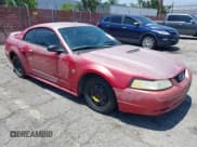 ✅ 1999 Ford Mustang • VIN: 1FAFP4045XF176751 • Lot: 42477901. Wystawiony na IAAI z przebiegiem 156 945 mil. Bezpłatny archiwum sprzedaży aukcyjnych z USA i szczegółowy raport historii pojazdu na DreamBid. Zdjęcie 1.
