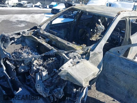 ✅ 2019 Jeep Compass Latitude • VIN: 3C4NJDBB3KT760907 • Lot: 40654559. Wystawiony na IAAI z przebiegiem 103 155 mil. Bezpłatny archiwum sprzedaży aukcyjnych z USA i szczegółowy raport historii pojazdu na DreamBid. Zdjęcie 6.