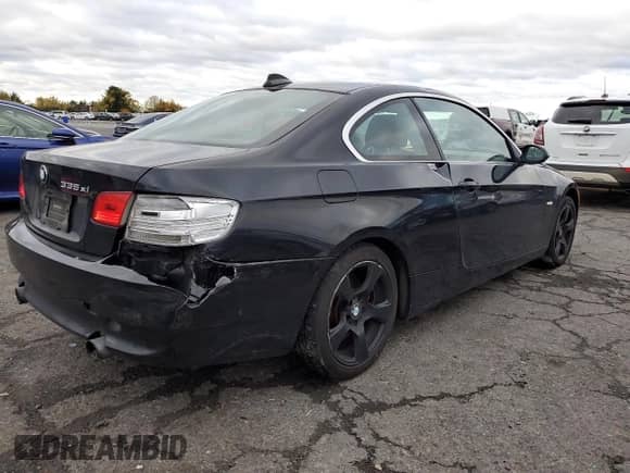 2008 BMW 3 Series 335xi с VIN WBAWC73558E064516, выставлен на аукционе Copart как лот 90809775 с пробегом 121 611 миль миль и Списание • Salvage title. История ставок и продаж доступна на DreamBid. Изображение 3.