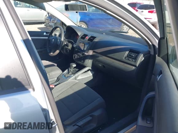 ✅ 2008 Volkswagen Rabbit S • VIN: WVWDA71K48W193656 • Lot: 43638033. Listed on IAAI with 198,118 mi. Free auction sales archive from the USA and detailed vehicle history report at DreamBid. Image 5.