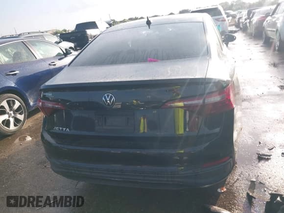 ✅ 2022 Volkswagen Jetta Sport • VIN: 3VWBM7BU2NM033511 • Lot: 42702187. Listed on IAAI with 36,284 mi. Free auction sales archive from the USA and detailed vehicle history report at DreamBid. Image 16.