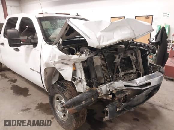 2007 Chevrolet Silverado 2500HD 1LT z VIN 1GCHK23647F512117, wystawiony jako IAAI lot #41359591 z przebiegiem 289 455 mil mil oraz . Historia ofert i sprzedaży dostępna na DreamBid. Obrazek 6.