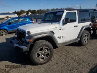 ✅ 2021 Jeep Wrangler Islander • VIN: 1C4GJXAN1MW796596 • Lot: 82639565. Wystawiony na Copart z przebiegiem 75 671 mil. Bezpłatny archiwum sprzedaży aukcyjnych z USA i szczegółowy raport historii pojazdu na DreamBid. Zdjęcie 1.