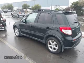 ✅ 2007 Suzuki SX4 • VIN: JS2YB413775106560 • Lot: 43745178. Wystawiony na IAAI z przebiegiem 191 676 mil. Bezpłatny archiwum sprzedaży aukcyjnych z USA i szczegółowy raport historii pojazdu na DreamBid. Zdjęcie 3.