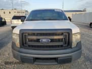 ✅ 2014 Ford F-150 XL • VIN: 1FTMF1CM5EKF62640 • Lot: 80427685. Wystawiony na Copart z przebiegiem 254 812 mil. Bezpłatny archiwum sprzedaży aukcyjnych z USA i szczegółowy raport historii pojazdu na DreamBid. Zdjęcie 5.