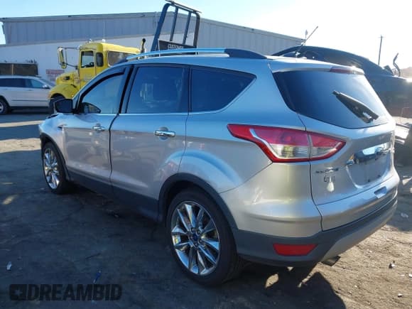 ✅ 2016 Ford Escape SE • VIN: 1FMCU9GX4GUA82788 • Lot: 43597349. Wystawiony na IAAI z przebiegiem 163 130 mil. Bezpłatny archiwum sprzedaży aukcyjnych z USA i szczegółowy raport historii pojazdu na DreamBid. Zdjęcie 3.