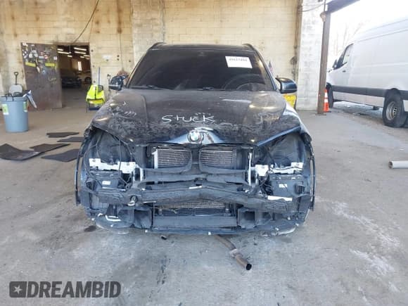 ✅ 2018 BMW X5 M • VIN: 5YMKT6C56J0Y84190 • Lot: 41623494. Listed on IAAI with 45,048 mi. Free auction sales archive from the USA and detailed vehicle history report at DreamBid. Image 6.