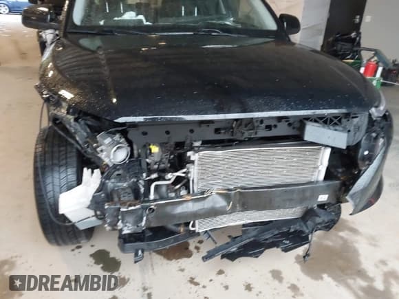 ✅ 2022 Hyundai Venue Limited • VIN: KMHRC8A35NU150896 • Lot: 41932303. Listed on IAAI with 38,739 mi. Free auction sales archive from the USA and detailed vehicle history report at DreamBid. Image 6.