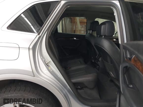 ✅ 2018 Audi Q5 Premium Plus • VIN: WA1BNAFY6J2124450 • Lot: 43265610. Listed on IAAI with 184,942 mi. Free auction sales archive from the USA and detailed vehicle history report at DreamBid. Image 8.