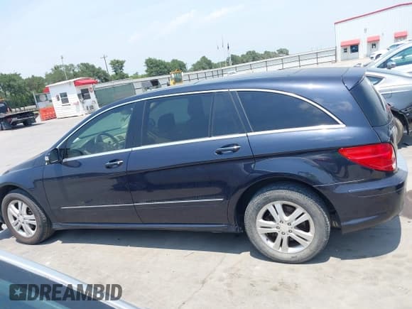 ✅ 2009 Mercedes-Benz R 3.5L • VIN: 4JGCB65EX9A090856 • Lot: 42269936. Wystawiony na IAAI z przebiegiem 269 859 mil. Bezpłatny archiwum sprzedaży aukcyjnych z USA i szczegółowy raport historii pojazdu na DreamBid. Zdjęcie 14.