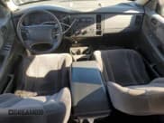 ✅ 2002 Dodge Dakota SLT • VIN: 1B7HL48N02S712789 • Lot: 81543334. Wystawiony na Copart z przebiegiem 220 948 mil. Bezpłatny archiwum sprzedaży aukcyjnych z USA i szczegółowy raport historii pojazdu na DreamBid. Zdjęcie 8.