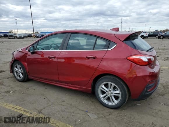 ✅ 2018 Chevrolet Cruze LT • VIN: 3G1BE6SM6JS599535 • Lot: 90407425. Wystawiony na Copart z przebiegiem 36 051 mil. Bezpłatny archiwum sprzedaży aukcyjnych z USA i szczegółowy raport historii pojazdu na DreamBid. Zdjęcie 2.