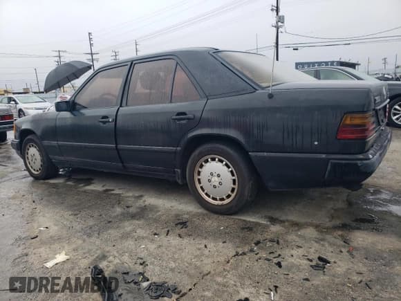 ✅ 1987 Mercedes-Benz 300 D • VIN: WDBEB33D0HA432026 • Lot: 48766665. Listed on Copart with 161,099 mi. Free auction sales archive from the USA and detailed vehicle history report at DreamBid. Image 2.
