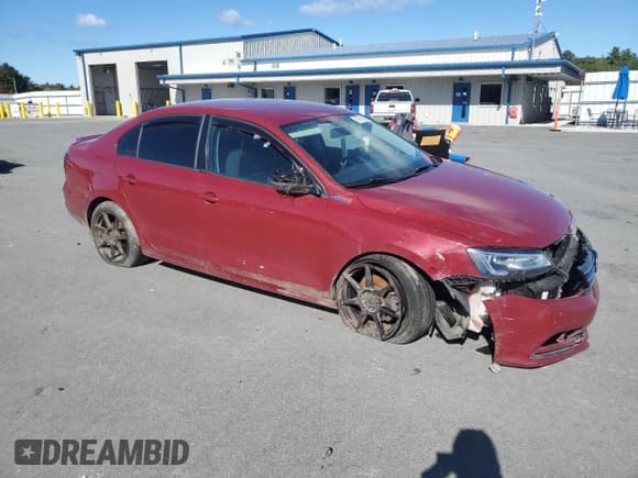 ✅ 2016 Volkswagen Jetta S • VIN: 3VW167AJ2GM328351 • Lot: 85766025. Wystawiony na Copart z przebiegiem 143 922 mil. Bezpłatny archiwum sprzedaży aukcyjnych z USA i szczegółowy raport historii pojazdu na DreamBid. Zdjęcie 4.