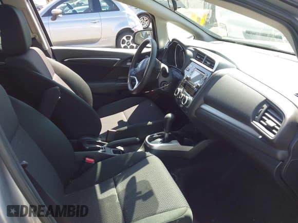 ✅ 2020 Honda Fit LX • VIN: 3HGGK5H44LM712057 • Lot: 43207985. Wystawiony na IAAI z przebiegiem 40 462 mil. Bezpłatny archiwum sprzedaży aukcyjnych z USA i szczegółowy raport historii pojazdu na DreamBid. Zdjęcie 5.