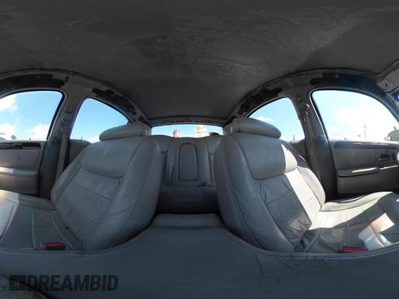 ✅ 1998 Lincoln Town Car Signature • VIN: 1LNFM82W1WY674095 • Lot: 42673161. Listed on IAAI with 150,245 mi. Free auction sales archive from the USA and detailed vehicle history report at DreamBid. Image 17.