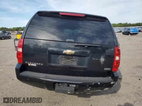 2010 Chevrolet Suburban LT z VIN 1GNUKJE31AR198192, wystawiony jako Copart lot #70546795 z przebiegiem 330 168 mil mil oraz Szkoda całkowita • Salvage title. Historia ofert i sprzedaży dostępna na DreamBid. Obrazek 6.