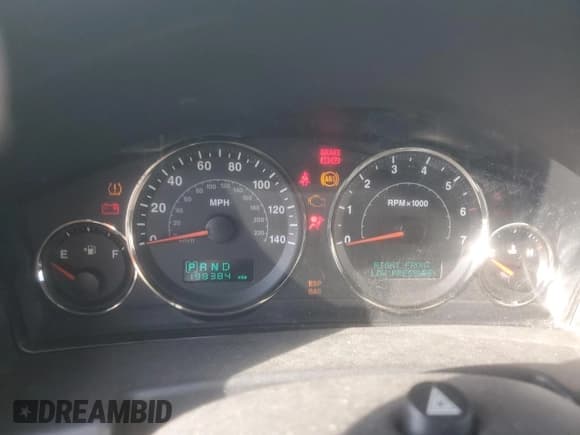 ✅ 2006 Jeep Commander Limited • VIN: 1J8HG58256C139414 • Lot: 85152765. Wystawiony na Copart z przebiegiem 198 384 mil. Bezpłatny archiwum sprzedaży aukcyjnych z USA i szczegółowy raport historii pojazdu na DreamBid. Zdjęcie 9.