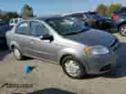 2007 Chevrolet Aveo LS z VIN KL1TD56657B101227, wystawiony jako Copart lot #74333544 z przebiegiem 200 571 mil mil oraz Szkoda całkowita • Salvage title. Historia ofert i sprzedaży dostępna na DreamBid. Obrazek 4.