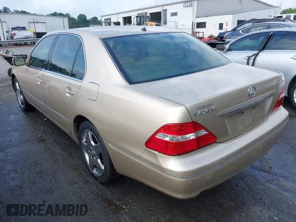 ✅ 2006 Lexus LS 430 • VIN: JTHBN36F865040540 • Lot: 42232914. Listed on IAAI with 195,830 mi. Free auction sales archive from the USA and detailed vehicle history report at DreamBid. Image 3.