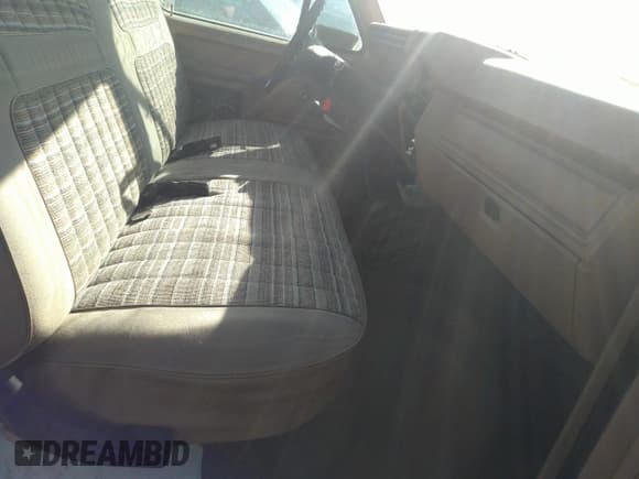 ✅ 1983 Ford F-250 • VIN: 1FTHF25L2DPA83461 • Lot: 31948774. Listed on IAAI with 87,801 mi. Free auction sales archive from the USA and detailed vehicle history report at DreamBid. Image 5.