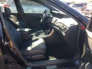 ✅ 2017 Honda Accord Sport SE • VIN: 1HGCR2F14HA168780 • Lot: 43432307. Listed on IAAI with 111,886 mi. Free auction sales archive from the USA and detailed vehicle history report at DreamBid. Image 5.