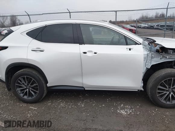 ✅ 2025 Lexus NX 350 • VIN: 2T2AGCEZ7SC089871 • Lot: 43605026. Wystawiony na IAAI z przebiegiem 929 mil. Bezpłatny archiwum sprzedaży aukcyjnych z USA i szczegółowy raport historii pojazdu na DreamBid. Zdjęcie 13.
